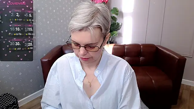 Snapshot of Cutie_Erikaa1 chatting on 05-03-26, 02:17 Cutie Erikaa1 online show from 05-03-26, 02:17