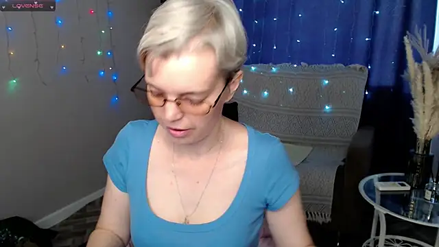 Snapshot of Cutie_Erikaa1 chatting on 05-30-26, 02:19 Cutie Erikaa1 online show from 05-30-26, 02:19