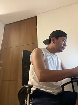 Snapshot of deyzl chatting on 04-07-26, 11:26 deyzl online show from 04-07-26, 11:26