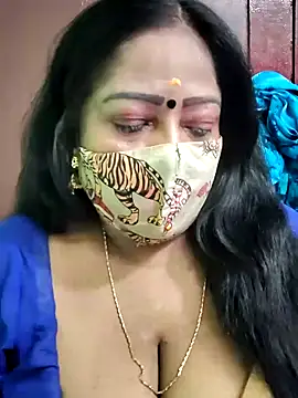 Snapshot of maniisha chatting on 10-15-25, 07:14 maniisha online show from 10-15-25, 07:14