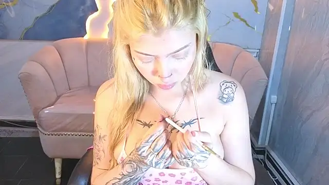 Kitty fox b online show from 04-21-26, 01:17