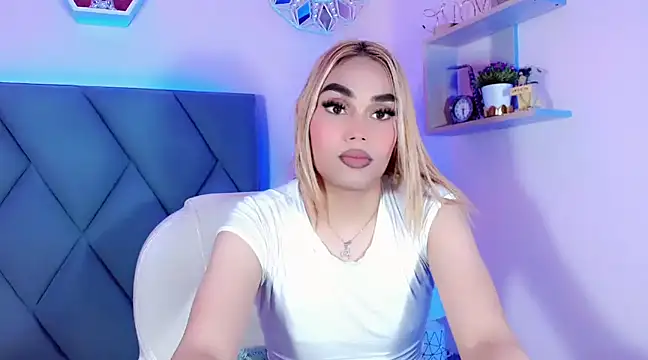 Snapshot of Hallyhott chatting on 12-03-24, 06:49 Hallyhott online show from 12-03-24, 06:49