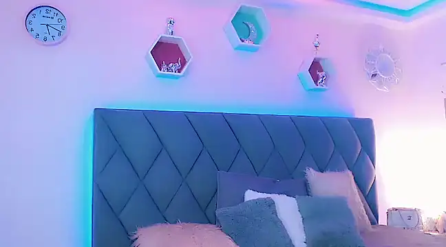 Snapshot of Hallyhott chatting on 12-08-24, 12:41 Hallyhott online show from 12-08-24, 12:41