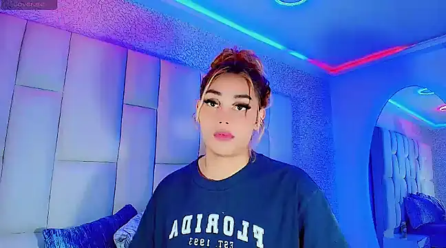 Snapshot of Hallyhott chatting on 03-10-25, 07:53 Hallyhott online show from 03-10-25, 07:53