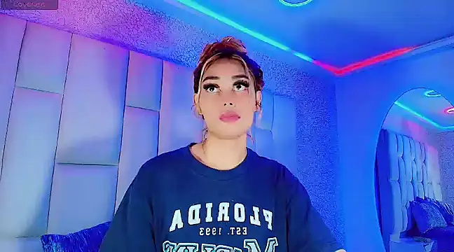 Snapshot of Hallyhott chatting on 03-10-25, 10:59 Hallyhott online show from 03-10-25, 10:59