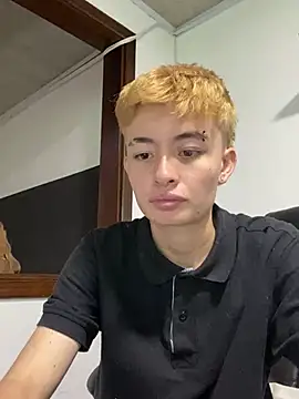 Snapshot of nico_18x chatting on 01-31-25, 08:54 nico 18x online show from 01-31-25, 08:54