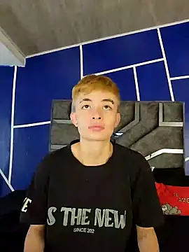 Snapshot of nico_18x chatting on 02-02-25, 07:35 nico 18x online show from 02-02-25, 07:35