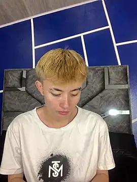 Snapshot of nico_18x chatting on 02-04-25, 01:45 nico 18x online show from 02-04-25, 01:45