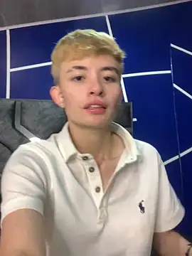 Snapshot of nico_18x chatting on 02-06-25, 02:55 nico 18x online show from 02-06-25, 02:55