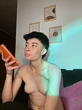 Snapshot of nico_18x chatting on 02-19-25, 01:40 nico 18x online show from 02-19-25, 01:40