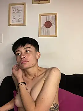 Snapshot of nico_18x chatting on 03-10-25, 06:01 nico 18x online show from 03-10-25, 06:01