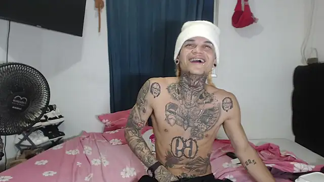 Snapshot of karitto_ chatting on 12-10-24, 06:54 karitto online show from 12-10-24, 06:54