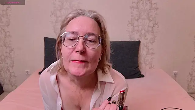 Snapshot of Moonlight_Jasmine chatting on 02-06-25, 12:43 Moonlight Jasmine online show from 02-06-25, 12:43