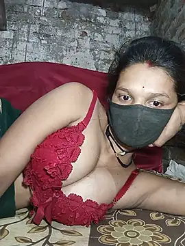 Snapshot of Hoty_girl_143 chatting on 05-24-26, 01:21 Hoty girl 143 online show from 05-24-26, 01:21
