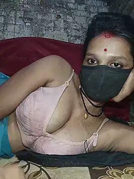 Snapshot of Hoty_girl_143 chatting on 05-28-26, 01:14 Hoty girl 143 online show from 05-28-26, 01:14