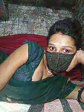 Snapshot of Hoty_girl_143 chatting on 06-04-26, 03:40 Hoty girl 143 online show from 06-04-26, 03:40