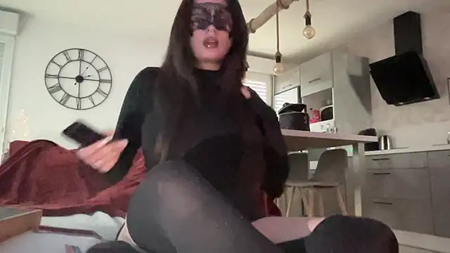 Snapshot of DominaCat75 chatting on 12-19-24, 01:07 DominaCat75 online show from 12-19-24, 01:07