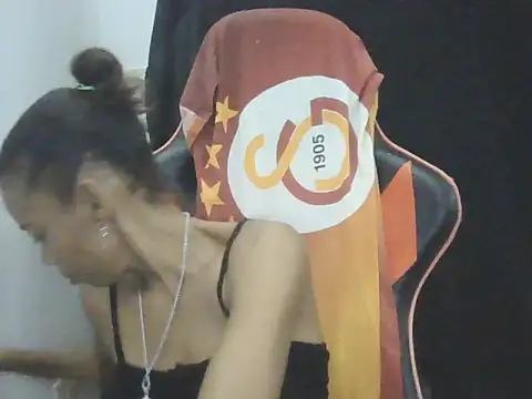 Snapshot of adele-33 chatting on 11-16-25, 10:59 adele-33 online show from 11-16-25, 10:59