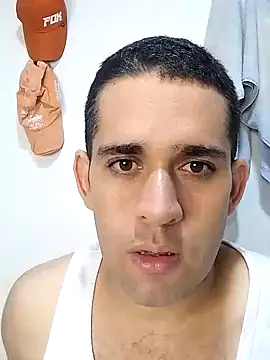 Snapshot of CRISTHIAN_GREY01 chatting on 01-12-25, 06:06 CRISTHIAN GREY01 online show from 01-12-25, 06:06