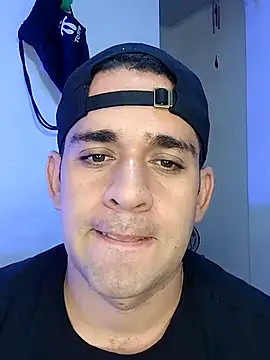 Snapshot of CRISTHIAN_GREY01 chatting on 01-14-25, 06:28 CRISTHIAN GREY01 online show from 01-14-25, 06:28