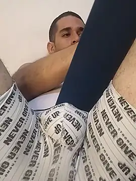 Snapshot of CRISTHIAN_GREY01 chatting on 03-23-25, 06:26 CRISTHIAN GREY01 online show from 03-23-25, 06:26