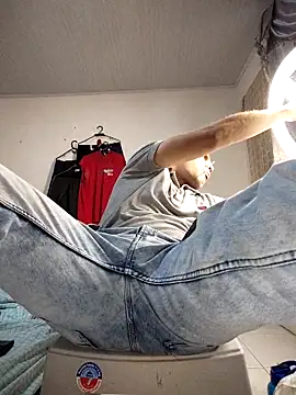 Snapshot of CRISTHIAN_GREY01 chatting on 11-25-25, 07:58 CRISTHIAN GREY01 online show from 11-25-25, 07:58