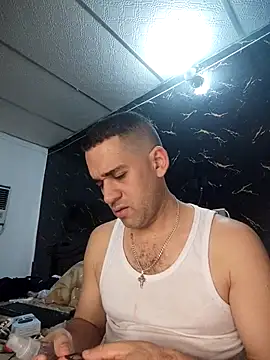 Snapshot of CRISTHIAN_GREY01 chatting on 01-17-26, 05:49 CRISTHIAN GREY01 online show from 01-17-26, 05:49