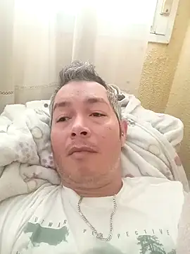 Snapshot of xxxx198756 chatting on 01-07-25, 10:43 xxxx198756 online show from 01-07-25, 10:43