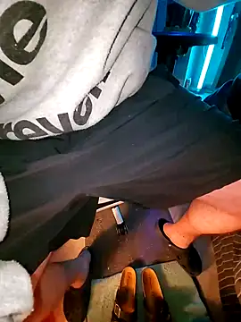 Snapshot of One_Dave_darbi96 chatting on 12-16-25, 05:29 One Dave darbi96 online show from 12-16-25, 05:29