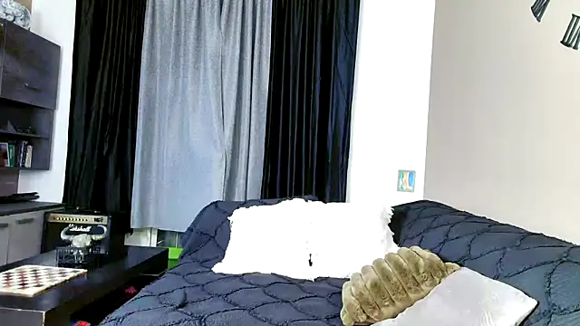 Snapshot of snowpanter chatting on 12-10-24, 09:11 snowpanter online show from 12-10-24, 09:11