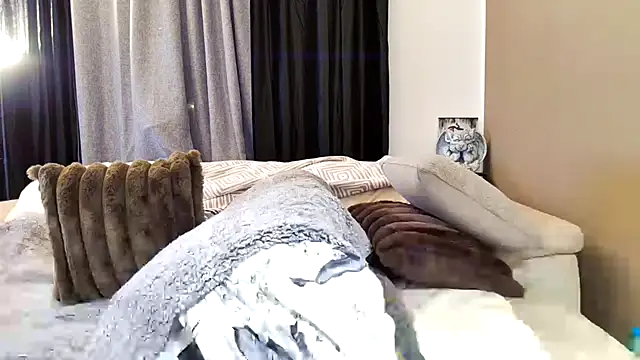 Snapshot of snowpanter chatting on 02-23-25, 08:44 snowpanter online show from 02-23-25, 08:44