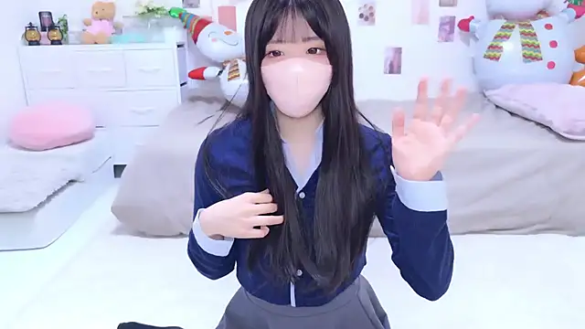 Snapshot of mito_310 chatting on 12-23-25, 10:35 mito 310 online show from 12-23-25, 10:35