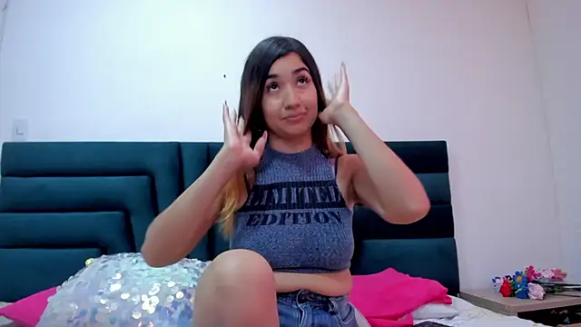 LisaWhite  online show from 02-24-25, 09:52