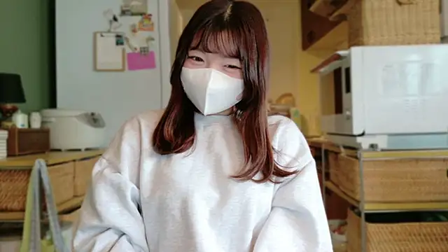 Snapshot of _Yui_ chatting on 11-06-25, 03:18 Yui online show from 11-06-25, 03:18