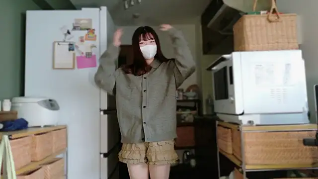 Snapshot of _Yui_ chatting on 11-08-25, 05:40 Yui online show from 11-08-25, 05:40