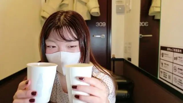 Snapshot of _Yui_ chatting on 11-09-25, 01:31 Yui online show from 11-09-25, 01:31