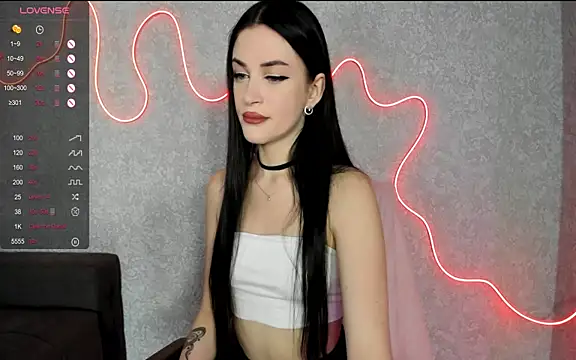 Molly Crystall online show from 10-10-25, 05:17