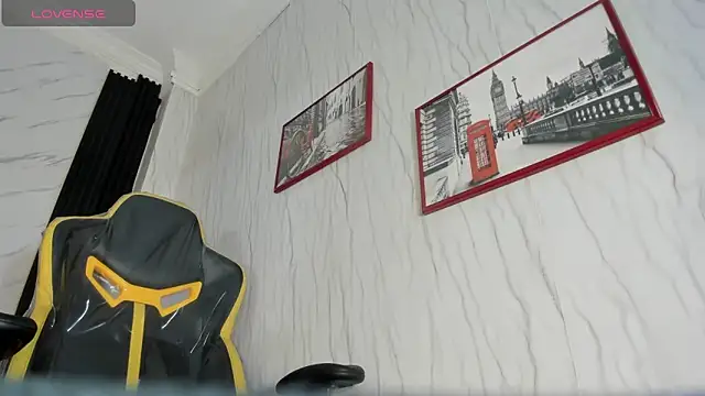 Snapshot of TOWERS21_ chatting on 12-10-24, 02:05 TOWERS21 online show from 12-10-24, 02:05