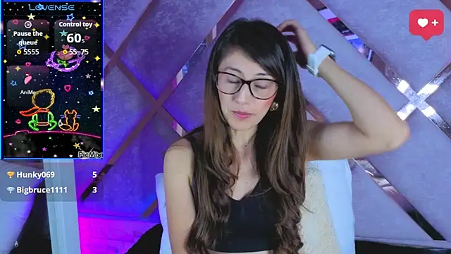  jade white  online show from 03-03-26, 03:07