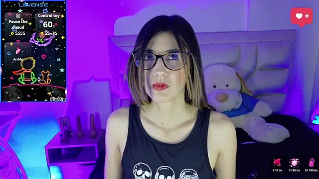  jade white  online show from 04-10-26, 12:21