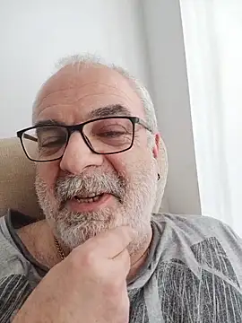 Satiro Sevilla online show from 04-06-26, 01:12