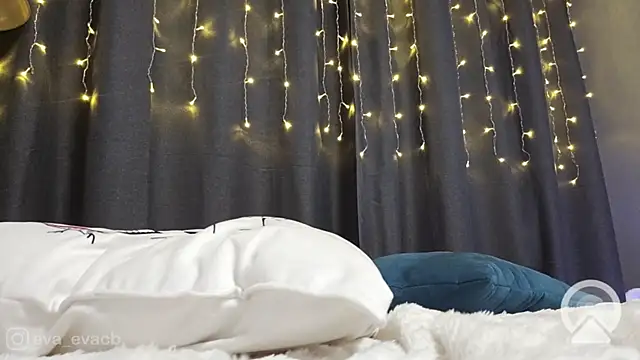 norakisses online show from 02-08-25, 08:21