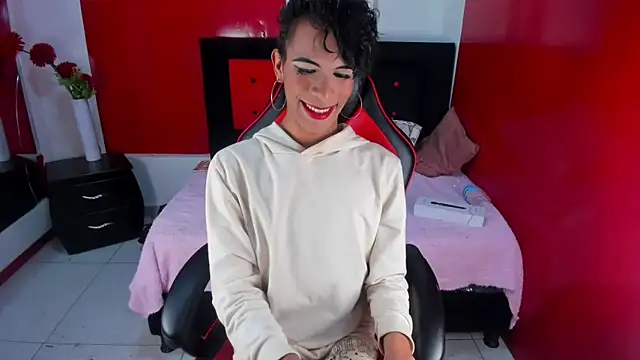 Snapshot of Strella_ferrera chatting on 03-04-25, 04:27 Strella ferrera online show from 03-04-25, 04:27
