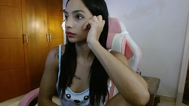 AnnitaSerna  online show from 11-12-25, 04:13