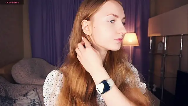 EsmaCarll online show from 01-11-25, 08:21