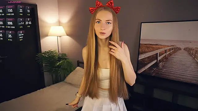 EsmaCarll online show from 12-20-25, 08:27