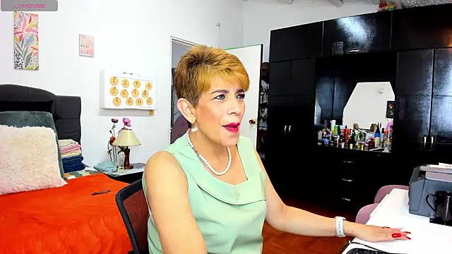 Snapshot of Angelina_Stone_65 chatting on 07-21-26, 11:29 Angelina Stone 65 online show from 07-21-26, 11:29