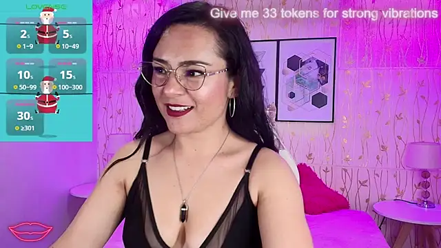 Snapshot of Tiara_rr chatting on 12-27-24, 03:20 Tiara rr online show from 12-27-24, 03:20