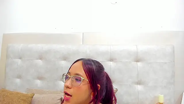 MelanieRoah online show from 02-25-25, 02:47