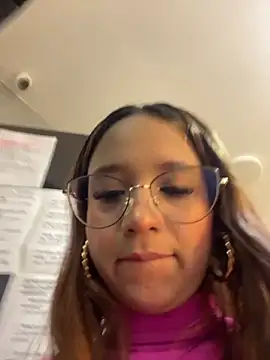 MelanieRoah online show from 10-18-25, 01:23